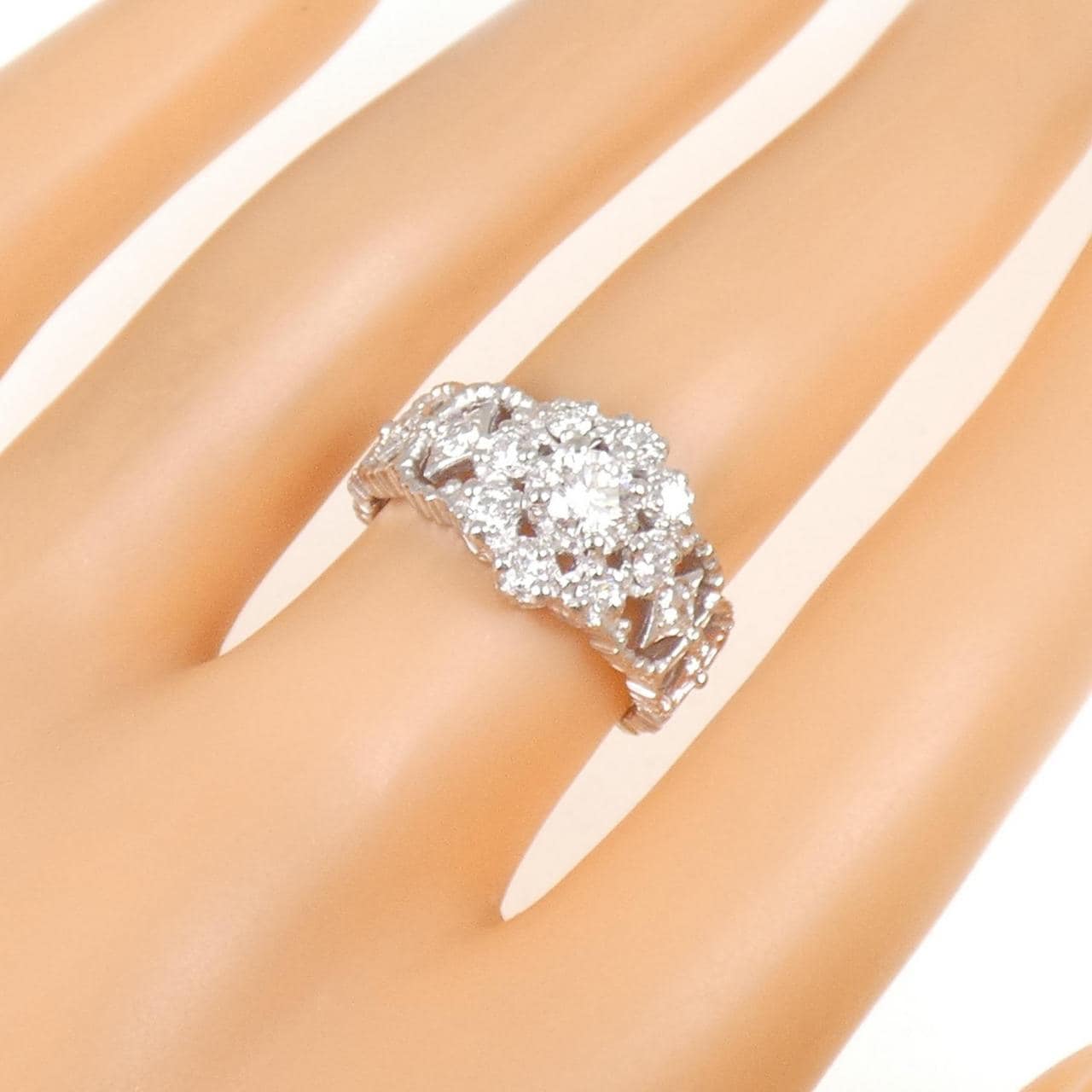 PT900 ダイヤモンド リング 0.337CT E SI1 VG