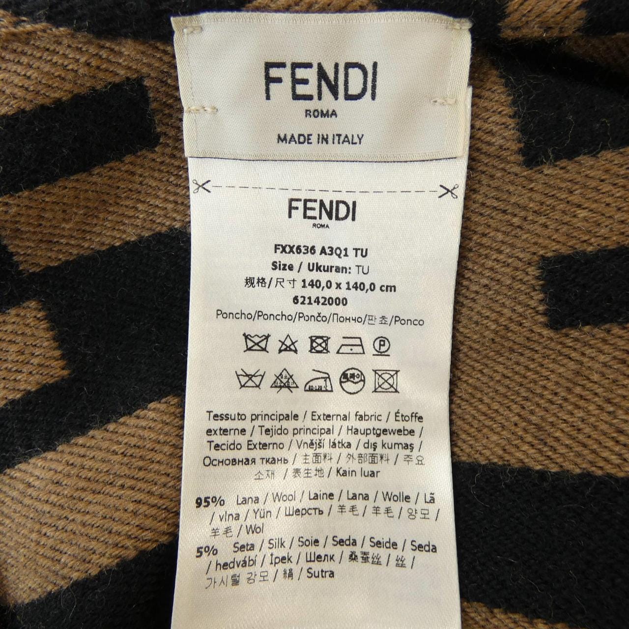 フェンディ FENDI ケープ
