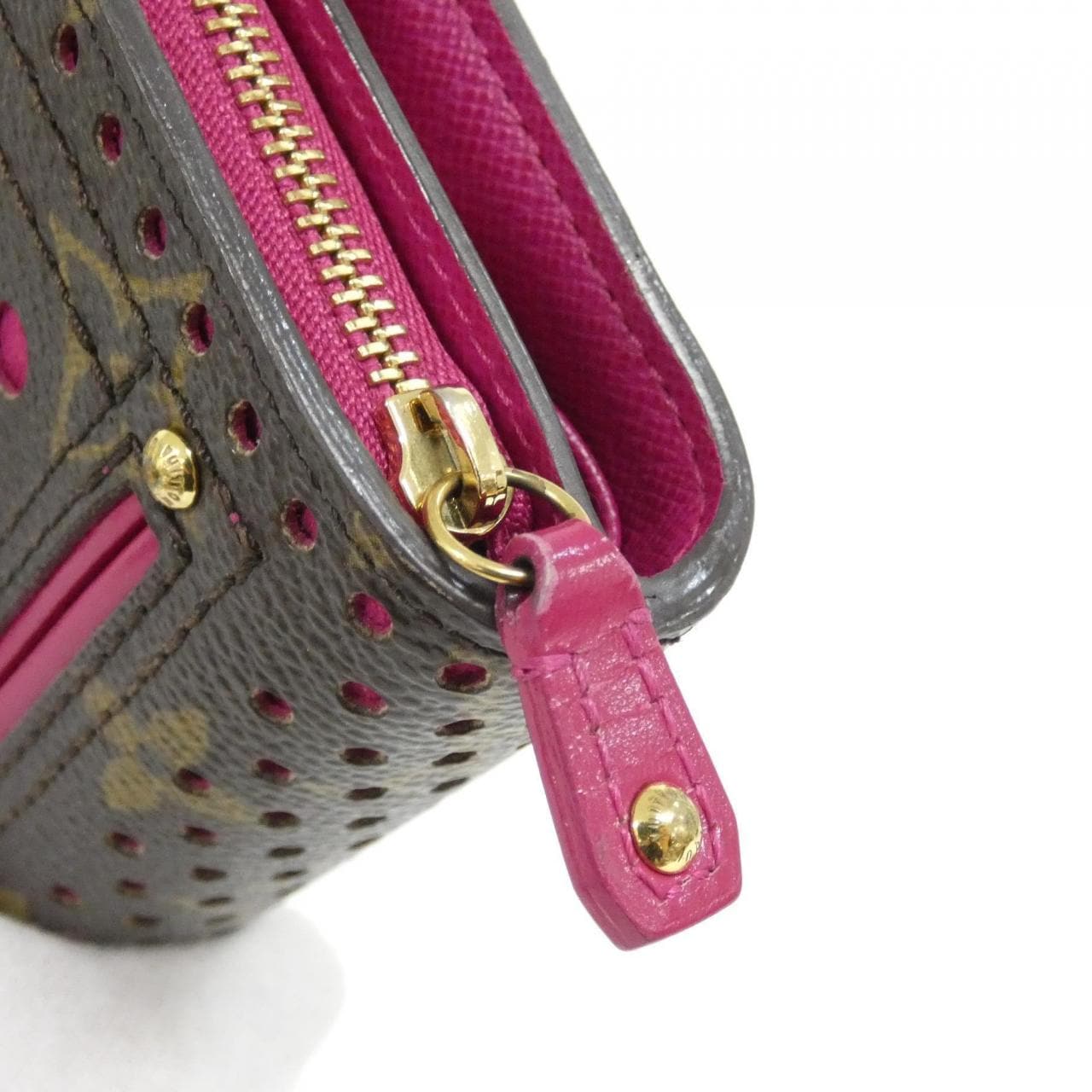 ルイヴィトン モノグラム ペルフォ コンパクト ジップ M95188 財布