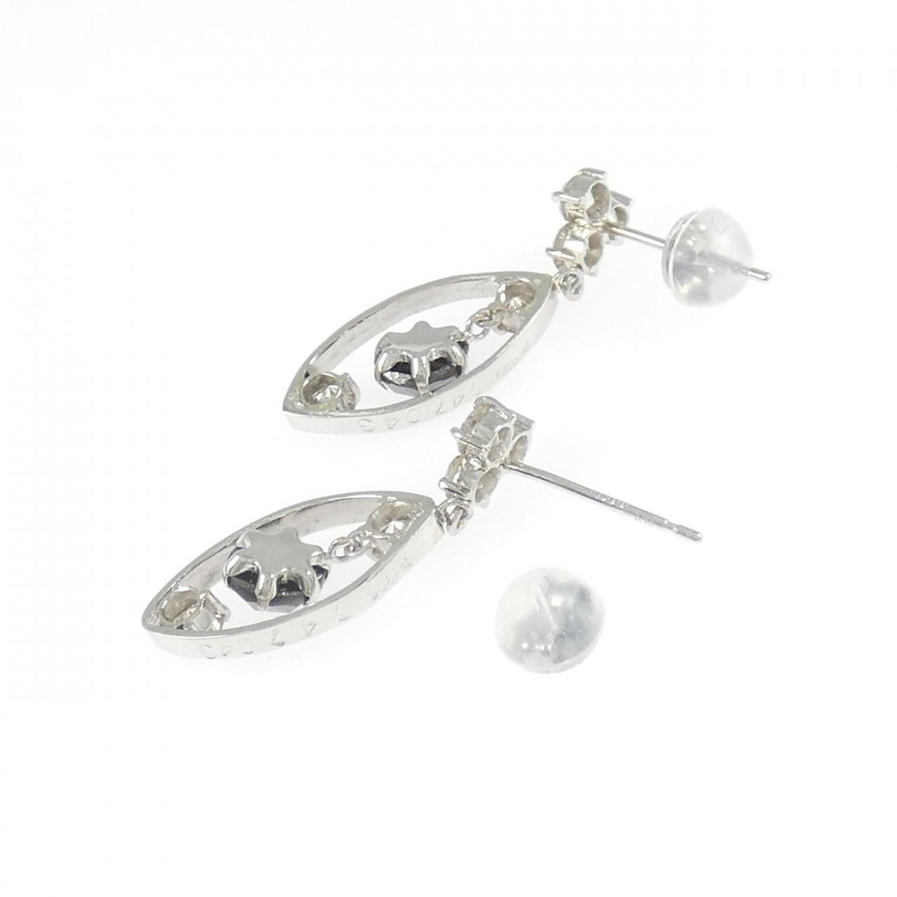 PT900钻石耳环，1.80克拉