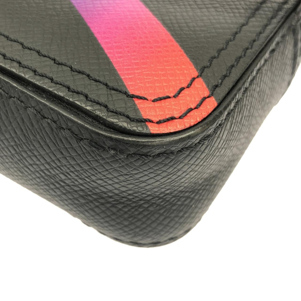 ルイヴィトン タイガ レインボーカラー ダヌーブ メッセンジャー M30332 バッグ