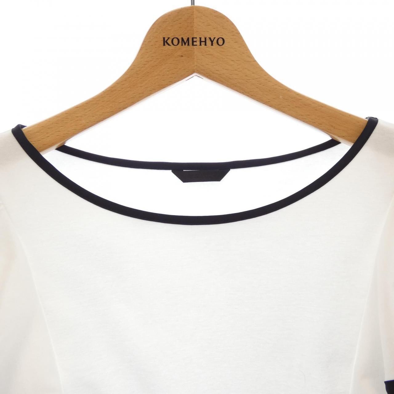 トゥービーシック TO BE CHIC Tシャツ