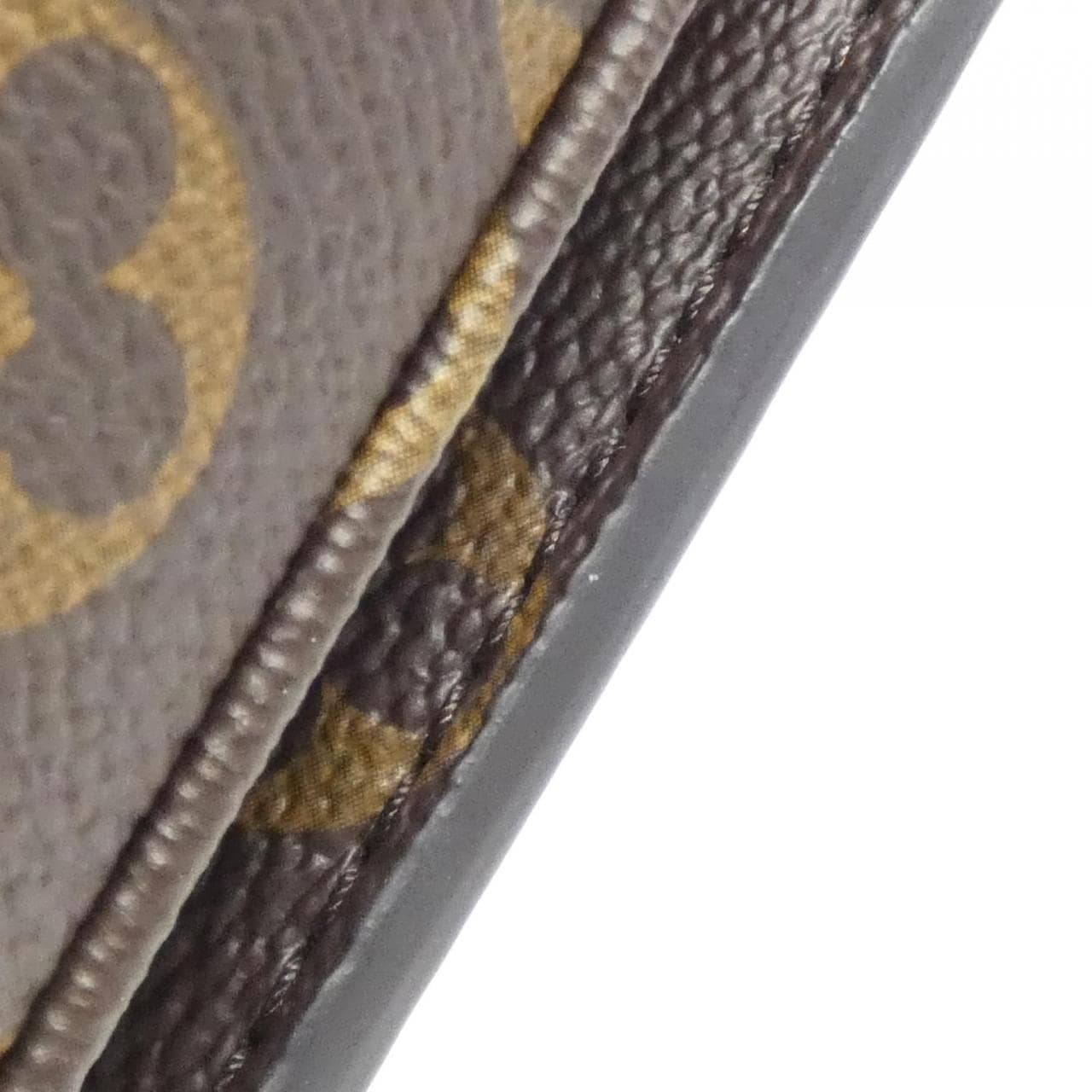 LOUIS VUITTON Monogram Pochette Metis EW M46279 單肩包