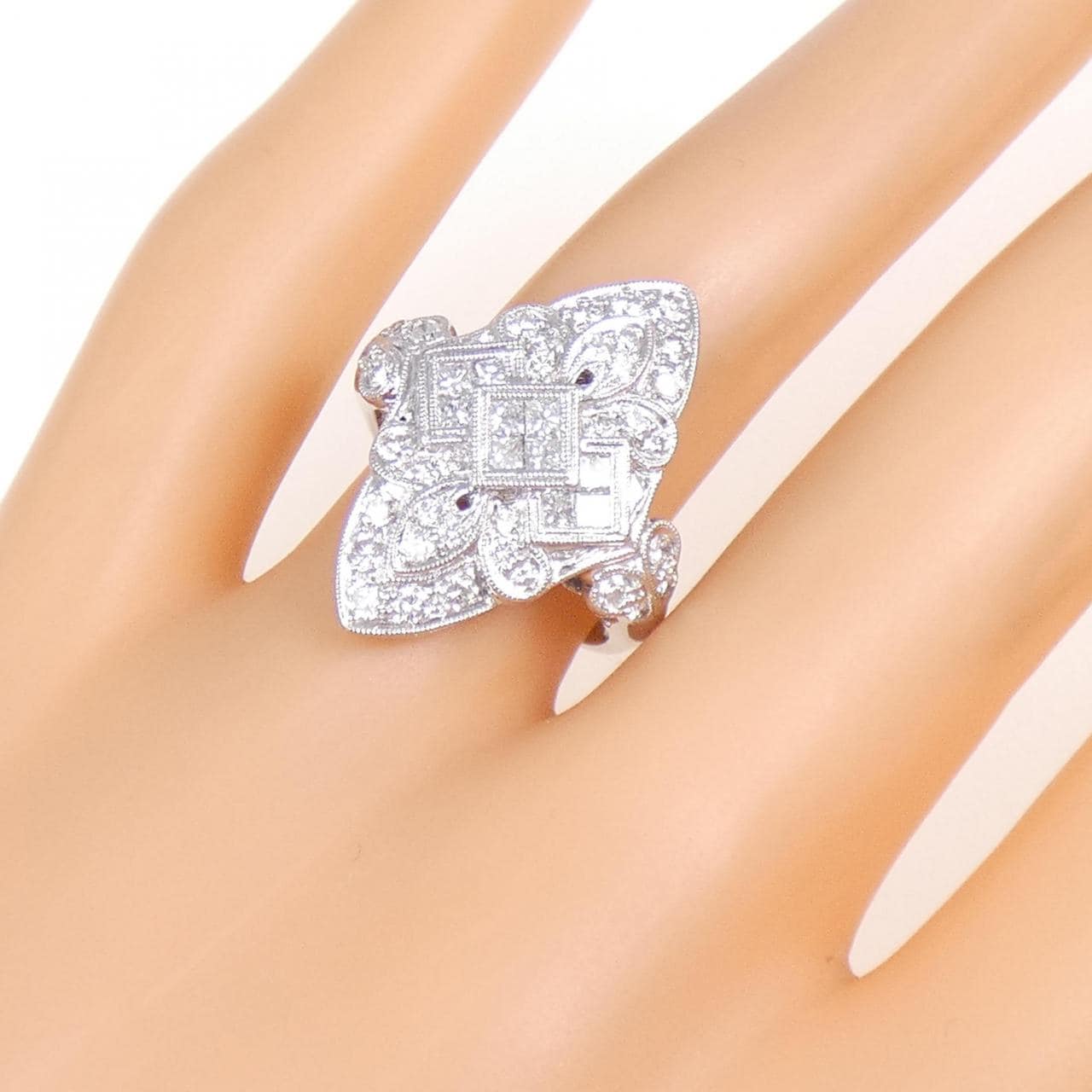 PT900 ダイヤモンド リング 1.01CT