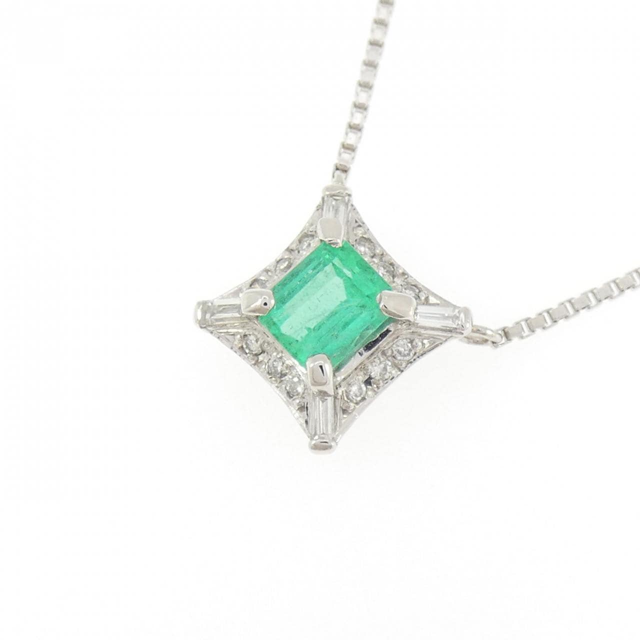 PT850 エメラルド ネックレス 0.83CT