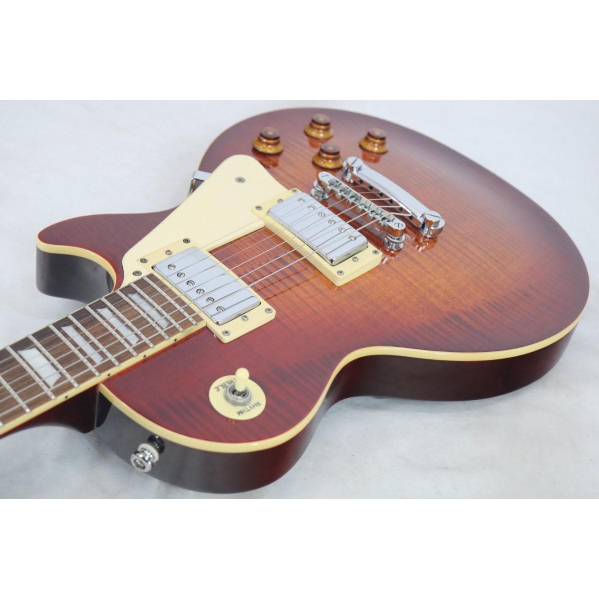 ＥＰＩＩＰＨＯＮＥ　ＬＥＳ　ＰＡＵＬ　ＳＴＡＮＤＡＲＤ