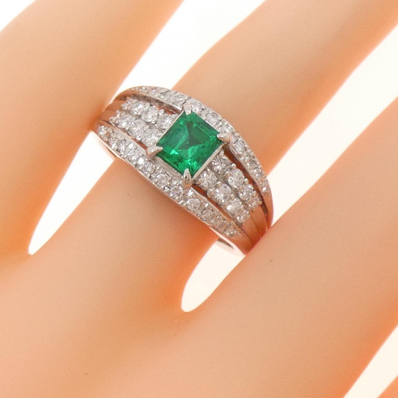 PT900 エメラルド リング 0.573CT