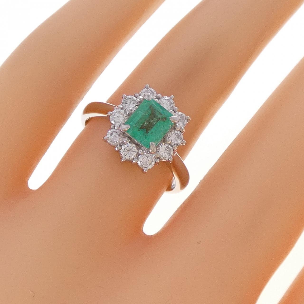 PT900 エメラルド リング 0.63CT