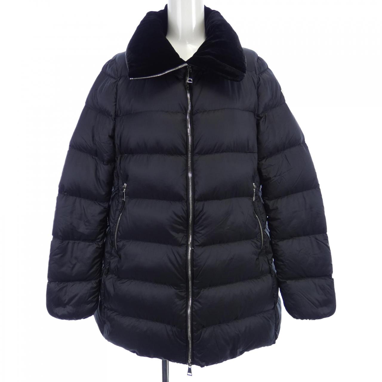 モンクレール MONCLER ダウンジャケット