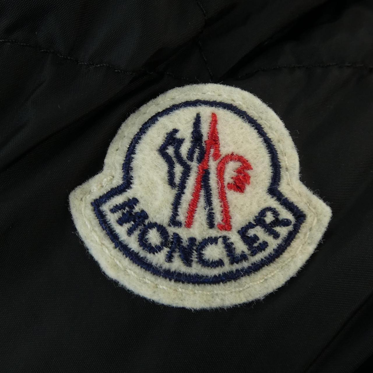 モンクレール MONCLER ダウンジャケット