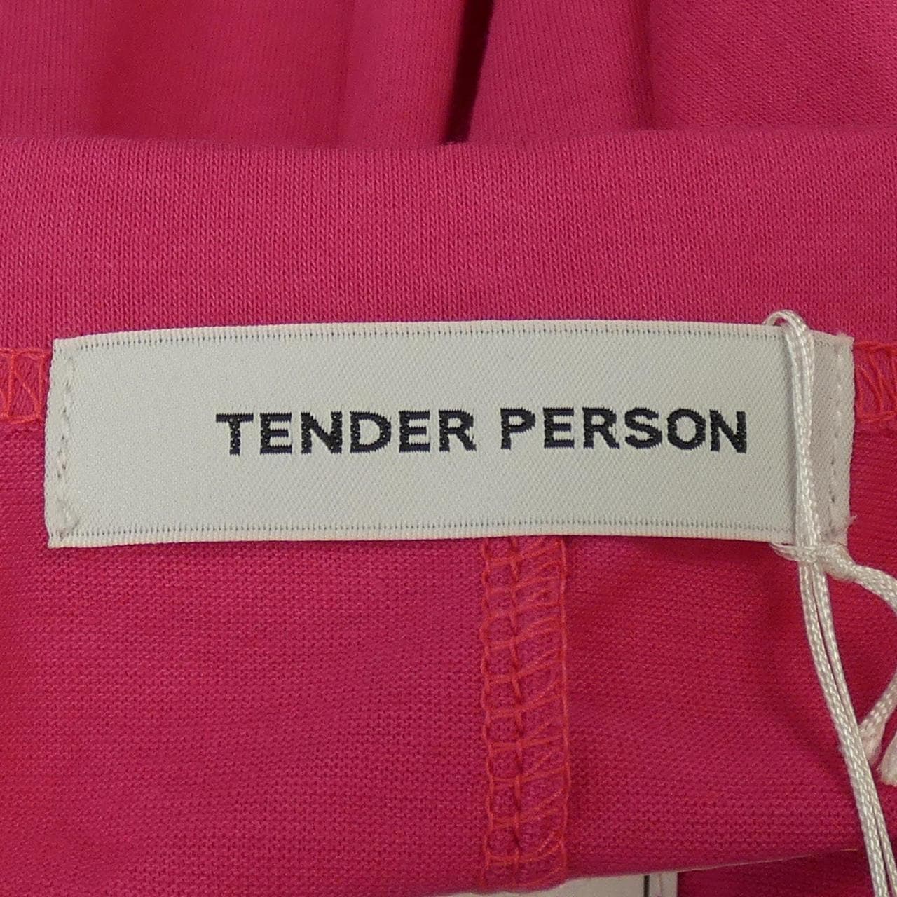 TENDER PERSON トップス
