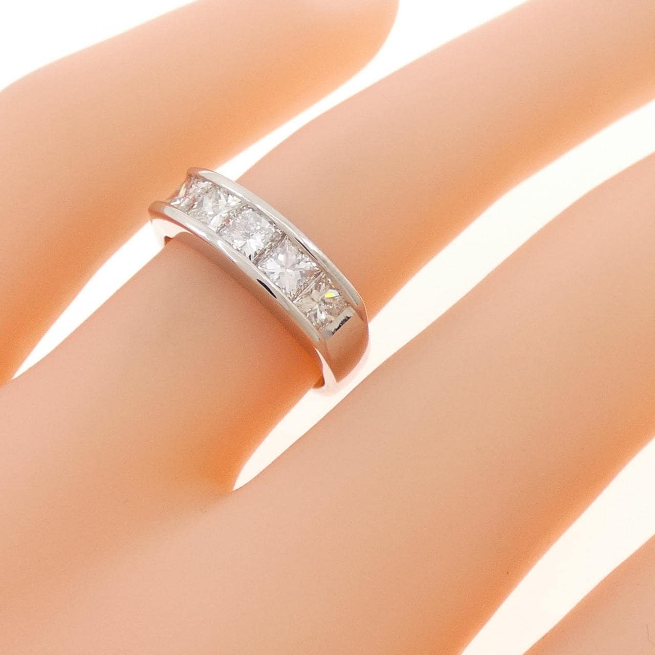 PT900 ダイヤモンド リング 1.00CT