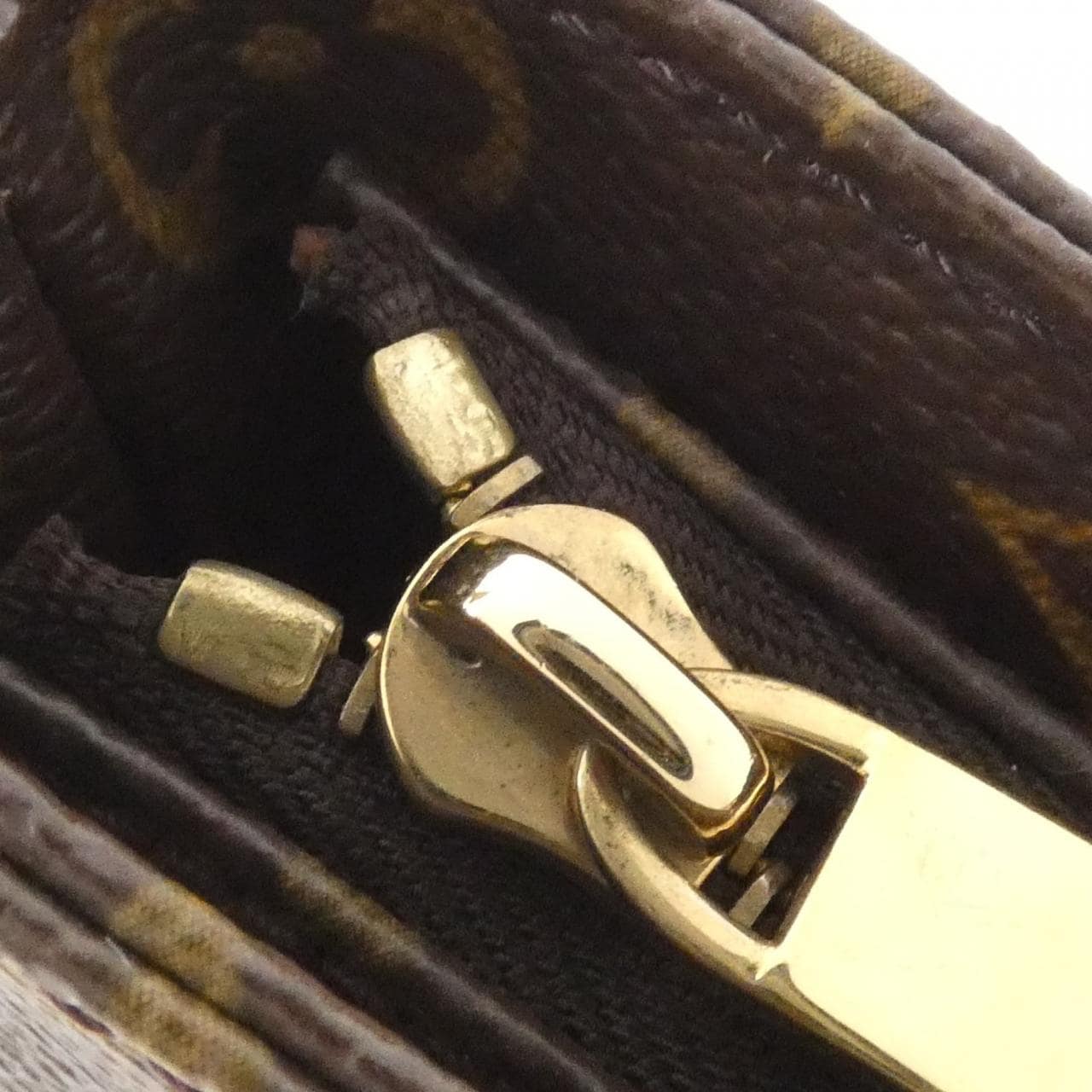 ルイヴィトン モノグラム トロター M51240 ショルダーバッグ