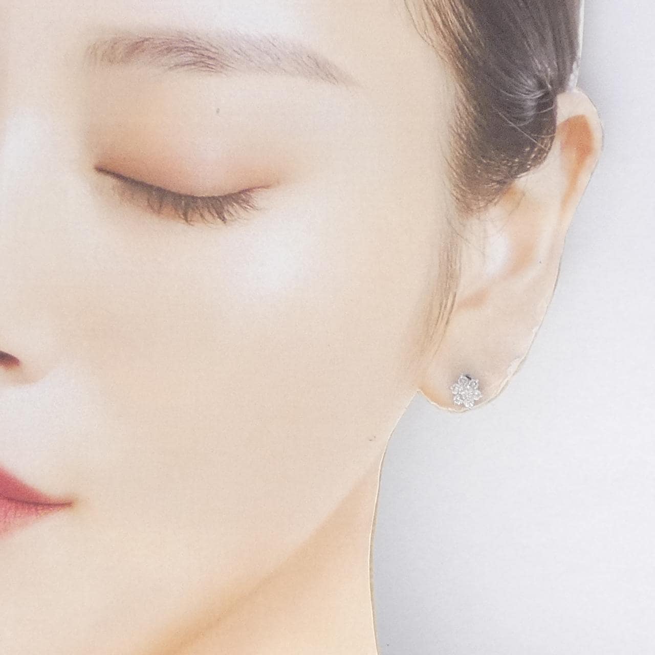 K18WG フラワー ダイヤモンド ピアス 0.50CT