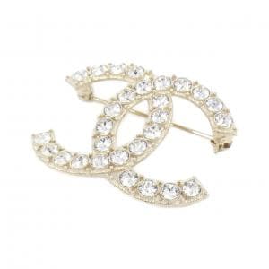 CHANEL brooch