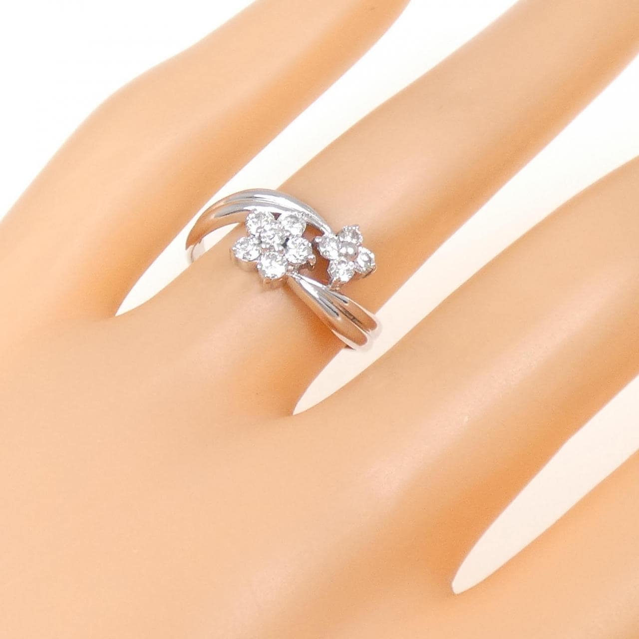 K18WG フラワー ダイヤモンド リング 0.50CT