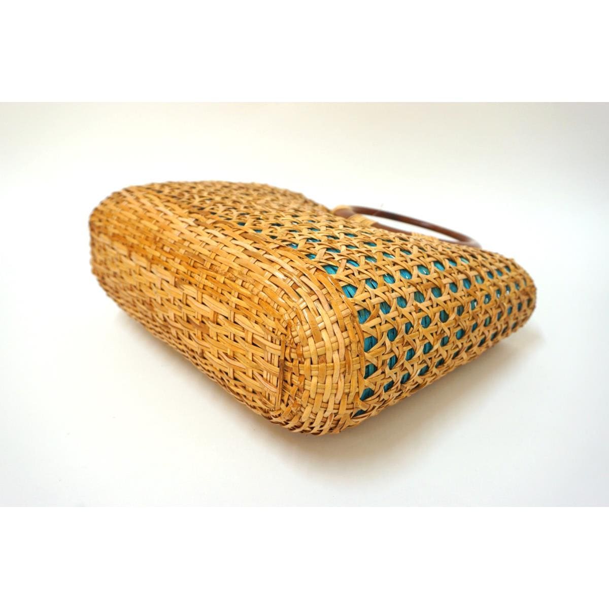 【新品】バッグ　籐　巾着付き