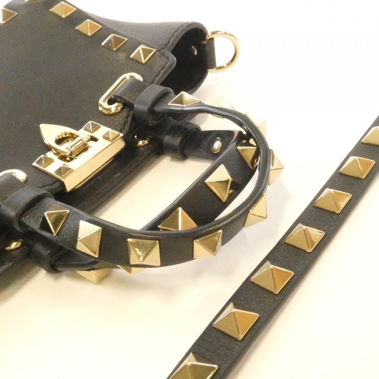 ヴァレンティノガラヴァーニ 1Y2P0Y28BOL バッグ