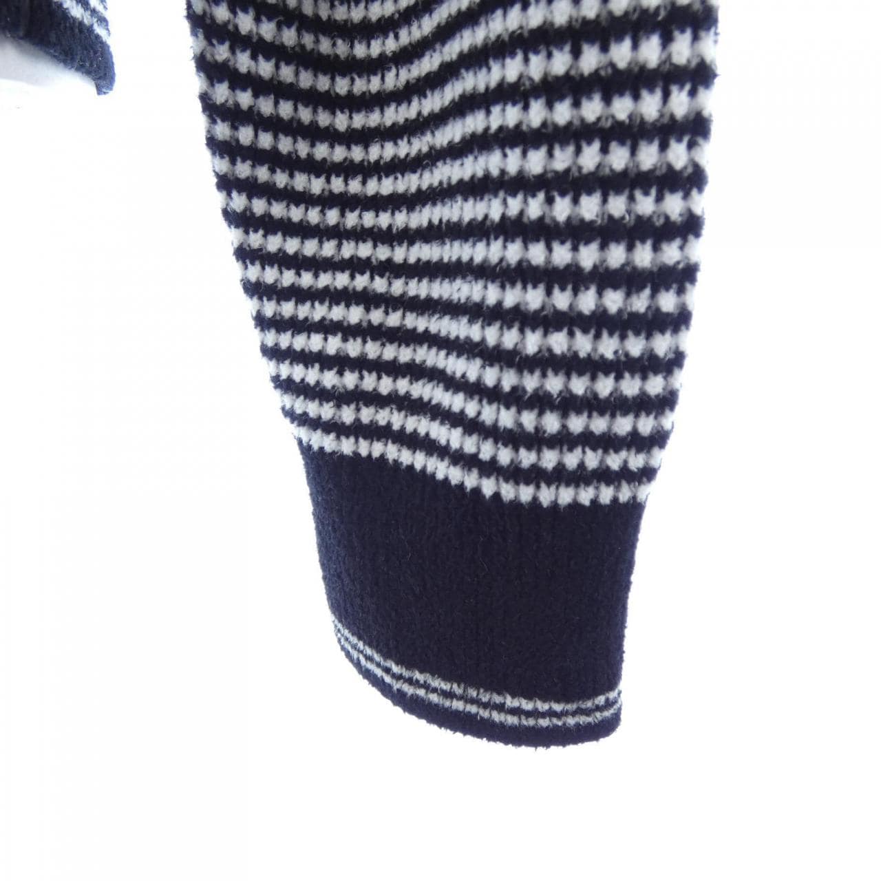 シャネル CHANEL P73509K10521 22B カーディガン