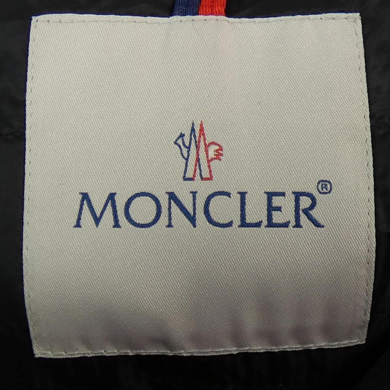 モンクレール MONCLER ダウンジャケット