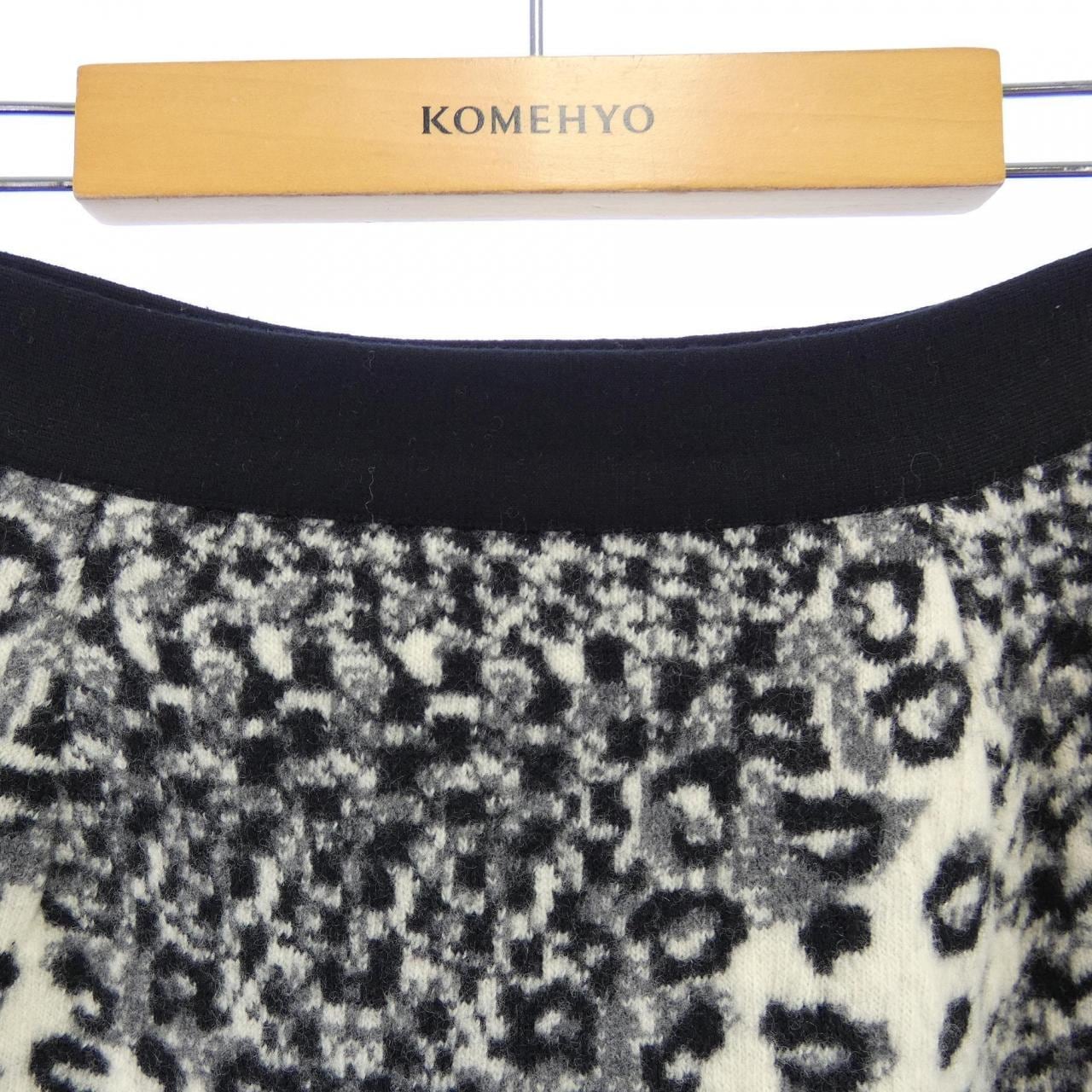 サルヴァトーレフェラガモ SALVATORE FERRAGAMO スカート