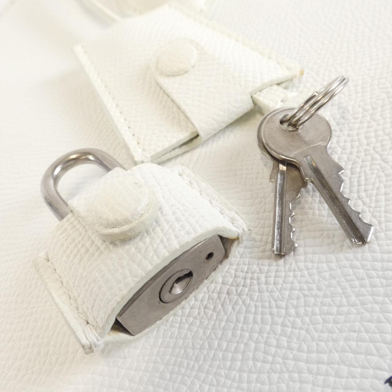 バレンシアガ ヴィル M 519036 バッグ