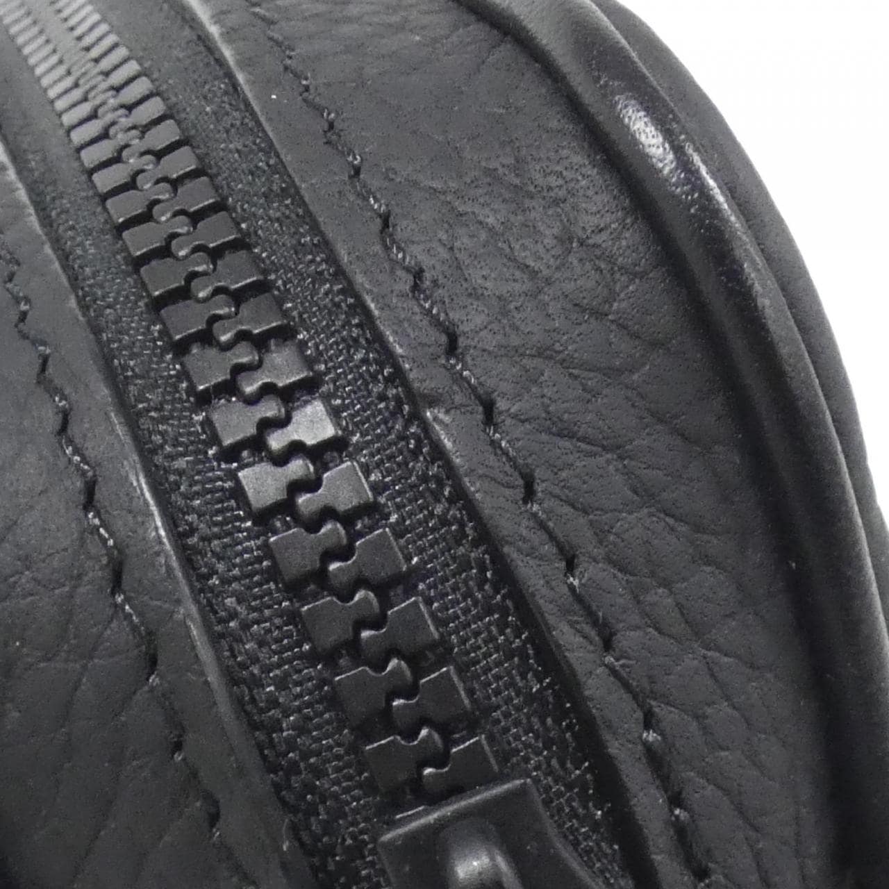 ルイヴィトン トリヨン モノグラム ポシェット ヴォルガ M53550 バッグ