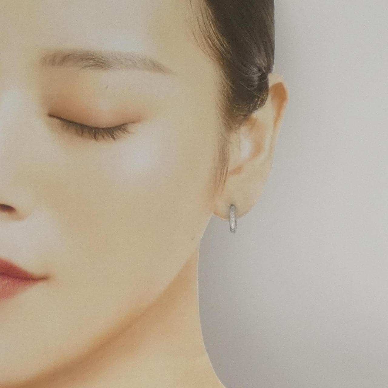 K18WG ダイヤモンド ピアス 片耳