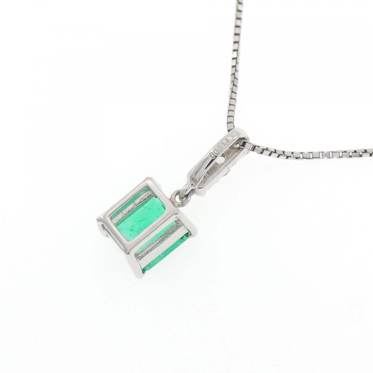 PT900/PT850 エメラルド ネックレス 0.69CT