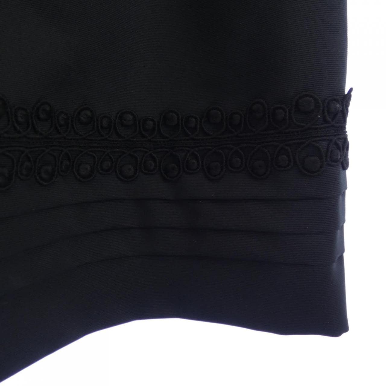 トゥービーシック TO BE CHIC スカート