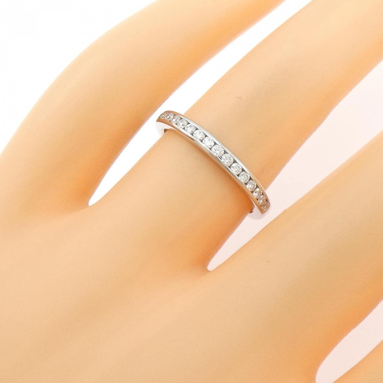 ティファニー ハーフサークル チャネルセッティング リング