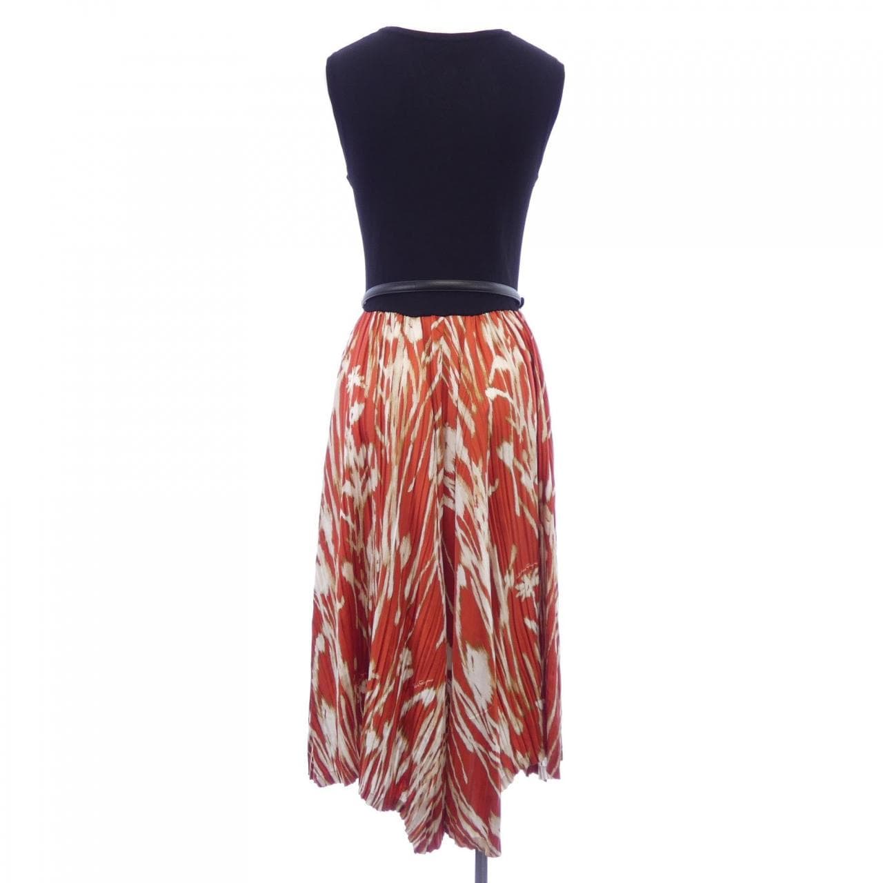 サルヴァトーレフェラガモ SALVATORE FERRAGAMO ワンピース