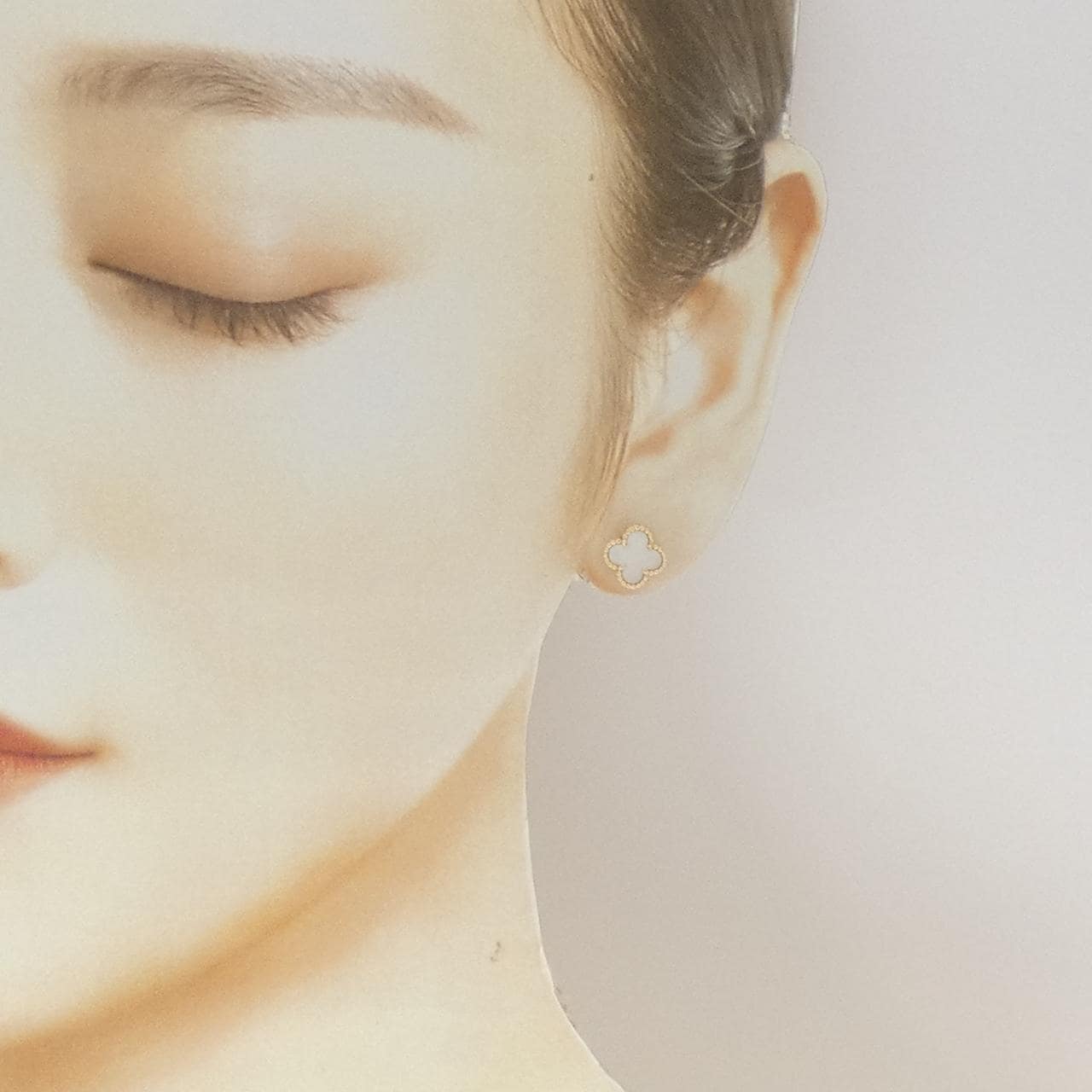 ヴァンクリーフ&アーペル スウィートアルハンブラ ピアス