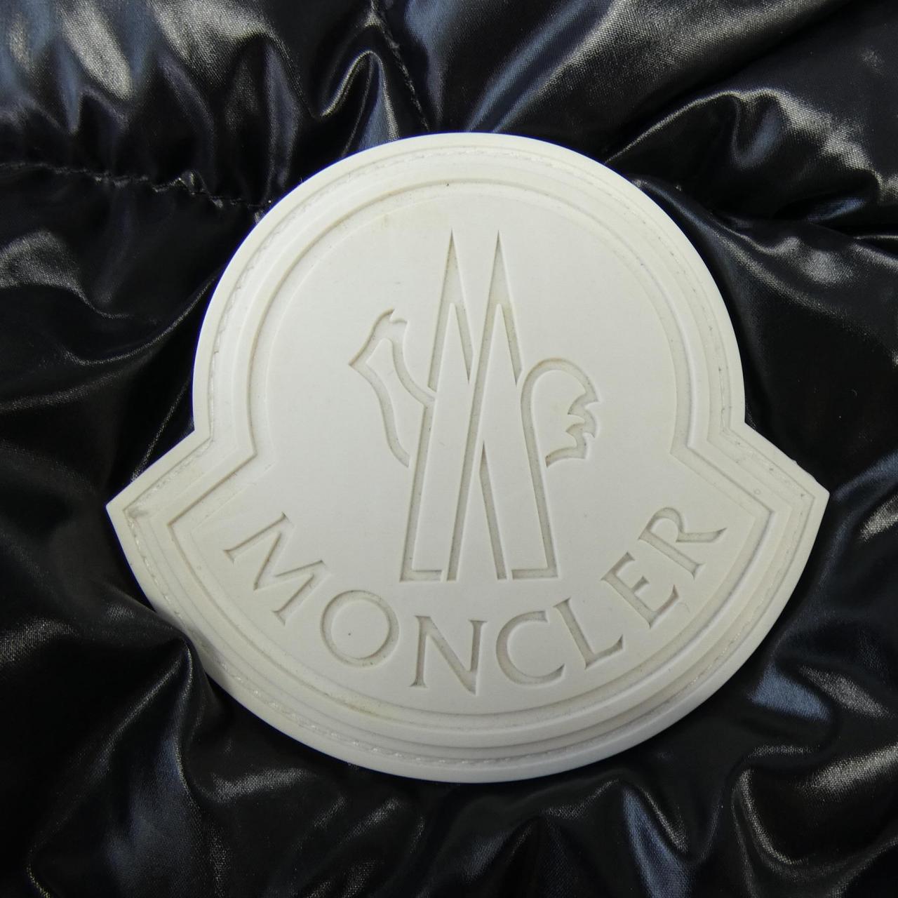 モンクレール MONCLER ダウンジャケット