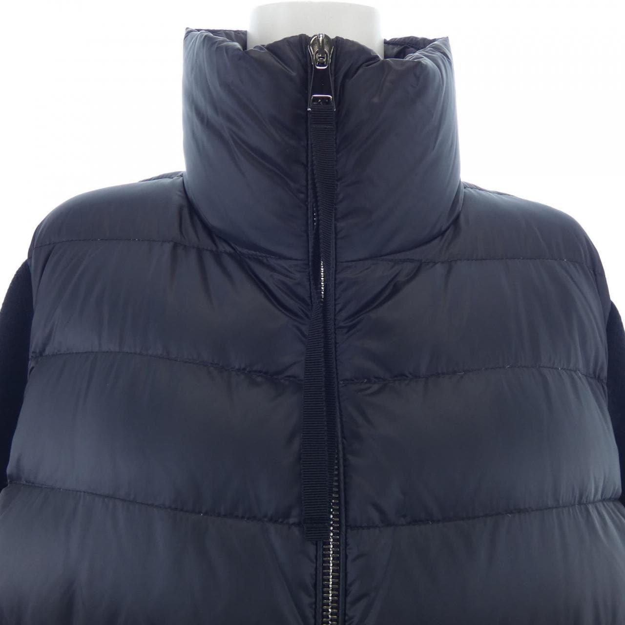 モンクレール MONCLER ダウンジャケット