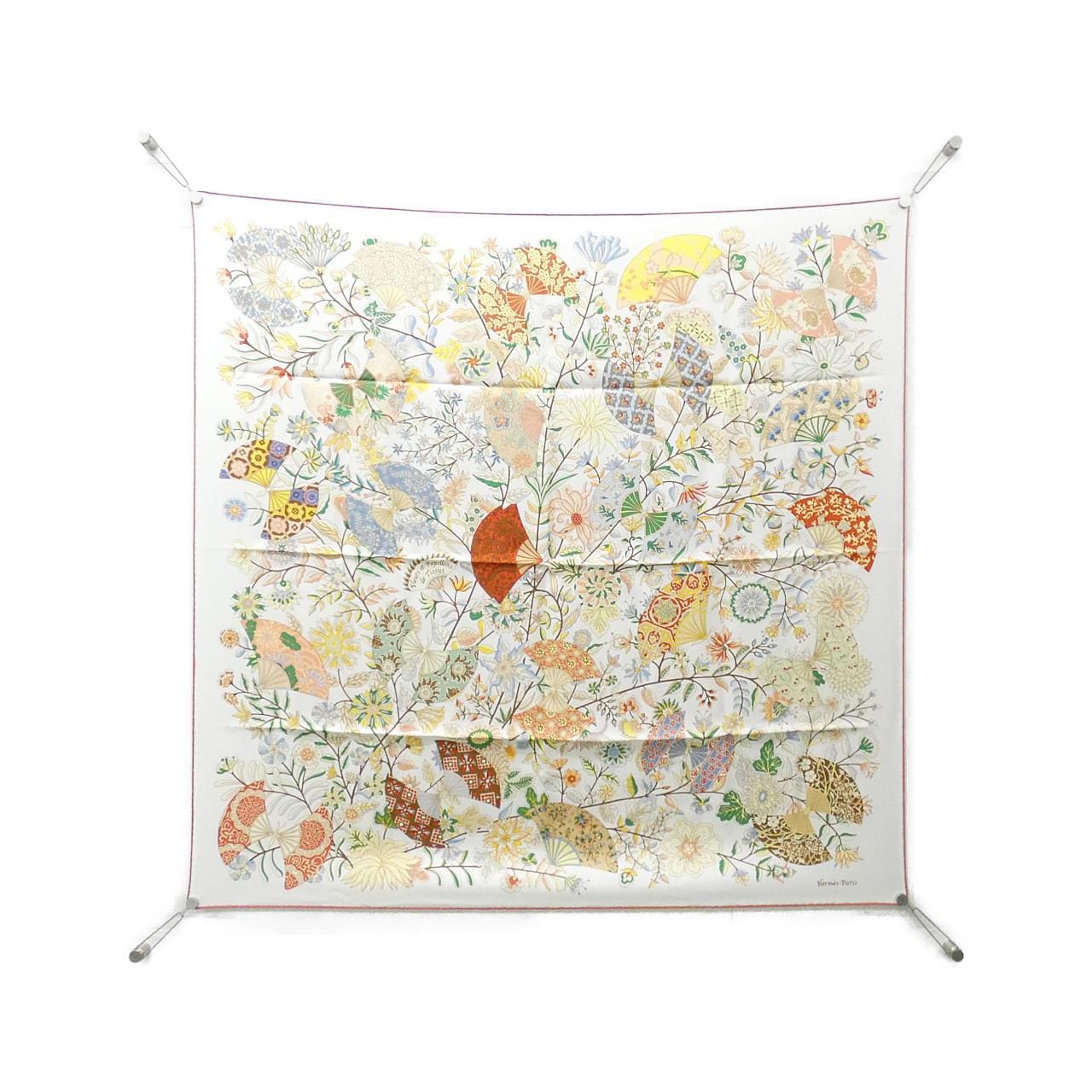 エルメス FLEURS ET PAPILLONS DE TISSUS カレ スカーフ