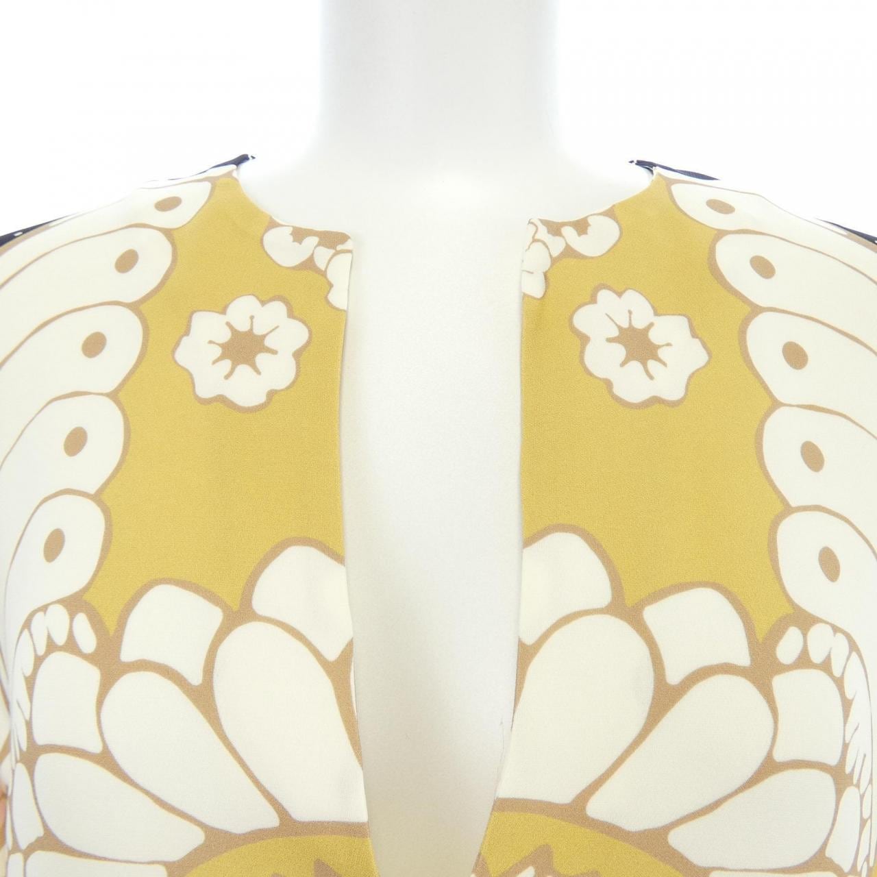 ヴァレンティノ VALENTINO VB3AE5M667V トップス