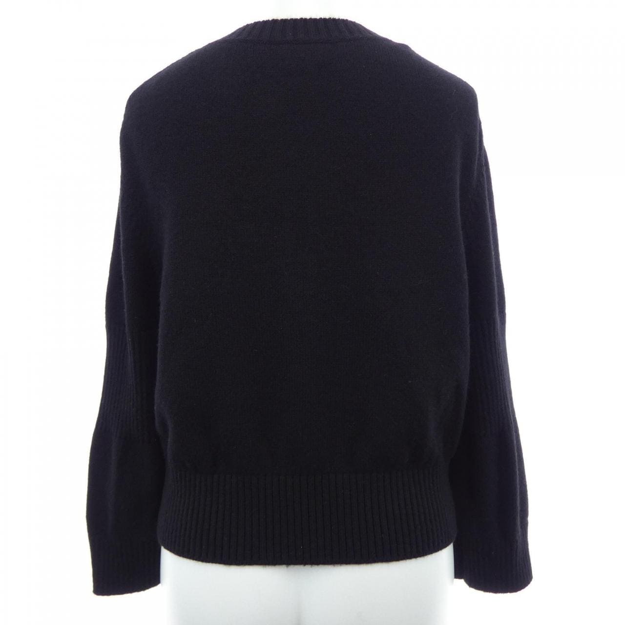 シャネル CHANEL ターンロック P77867K11243 カーディガン