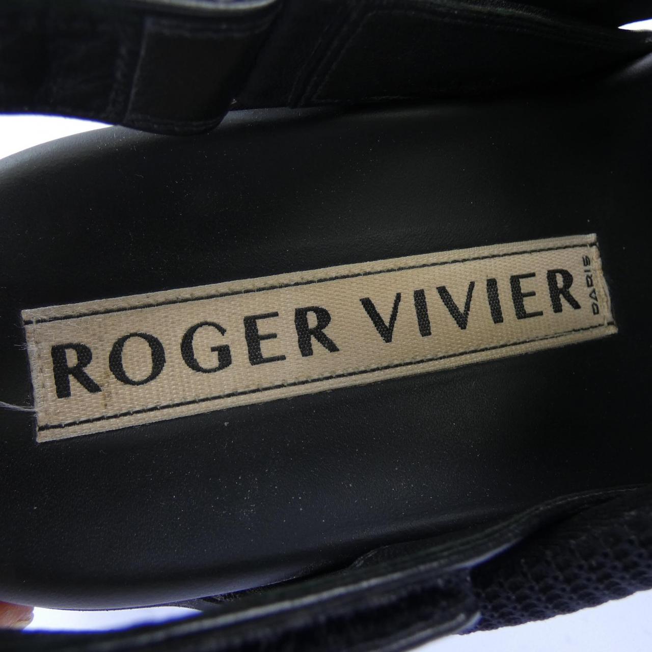 ロジェヴィヴィエ ROGER VIVIER ヴィヴ ラン ライト ストラス バックル サンダル