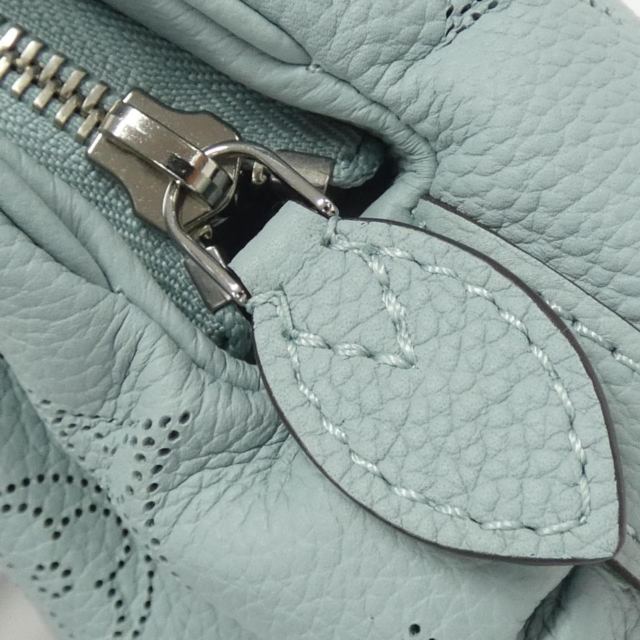 LOUIS VUITTON Mahina Scala 迷你 M80094 單肩包