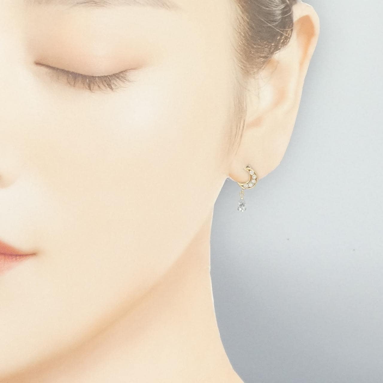 K18YG ムーン キュービック ピアス