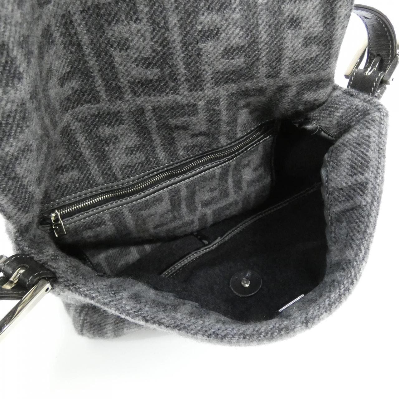 【ヴィンテージ】フェンディ マンマ バゲット 26325 ショルダーバッグ