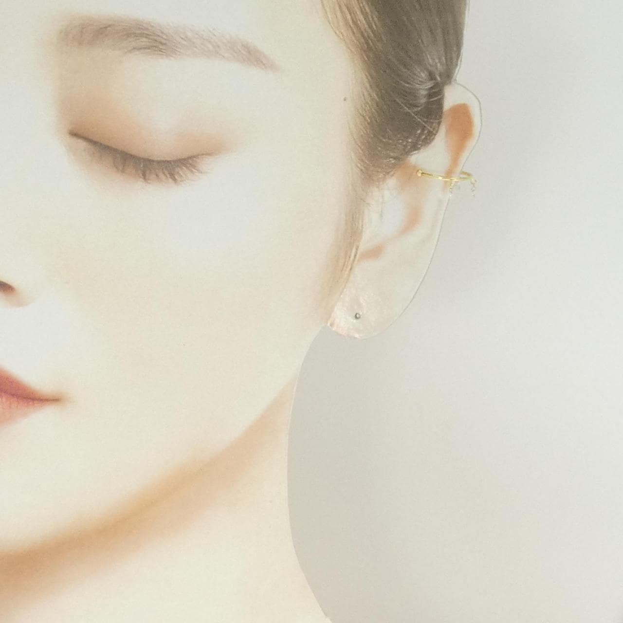 アーカー ダイヤモンド イヤーカフ 片耳