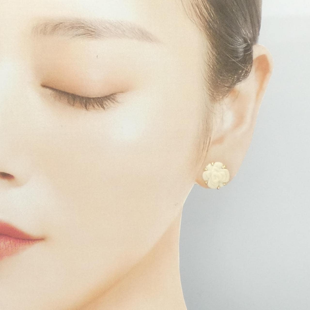 シャネル カメリア スモール ピアス