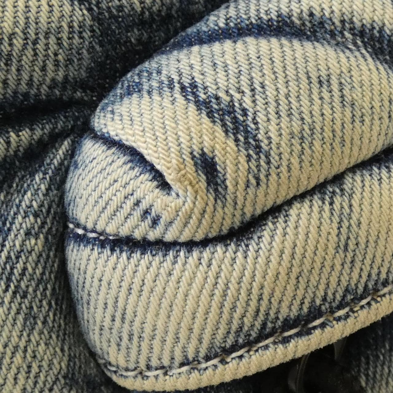 バレンシアガ エクスプローラー ベルトパック 755803 2AAHB ウエストバッグ