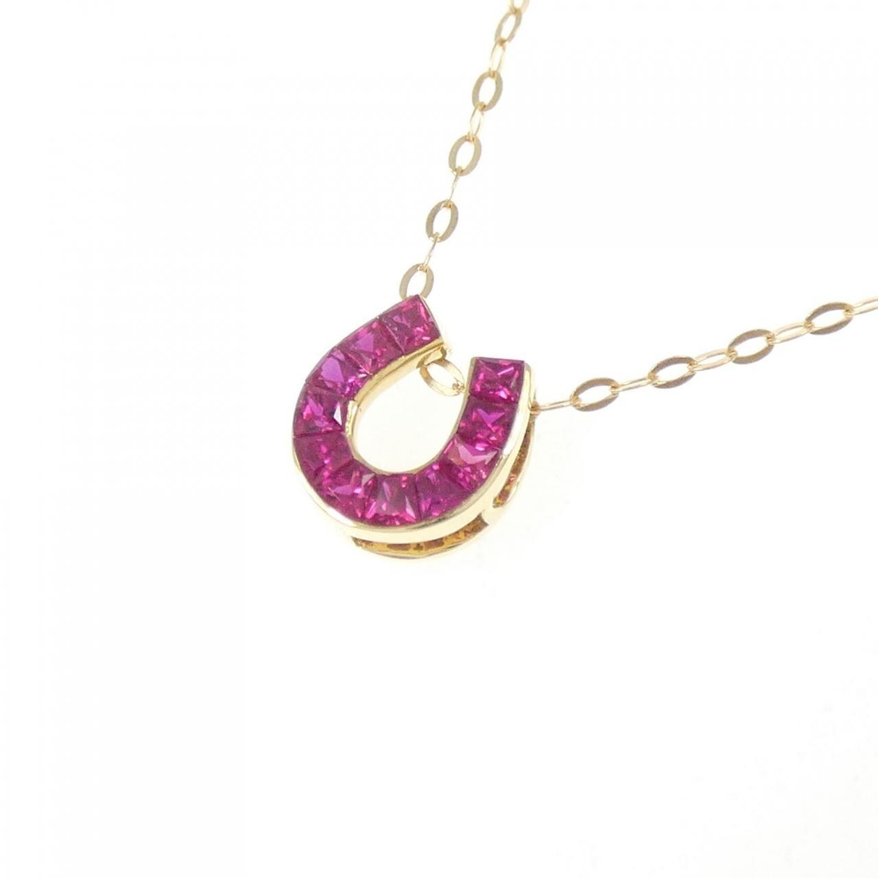 ジーエスティービー ルビー ネックレス