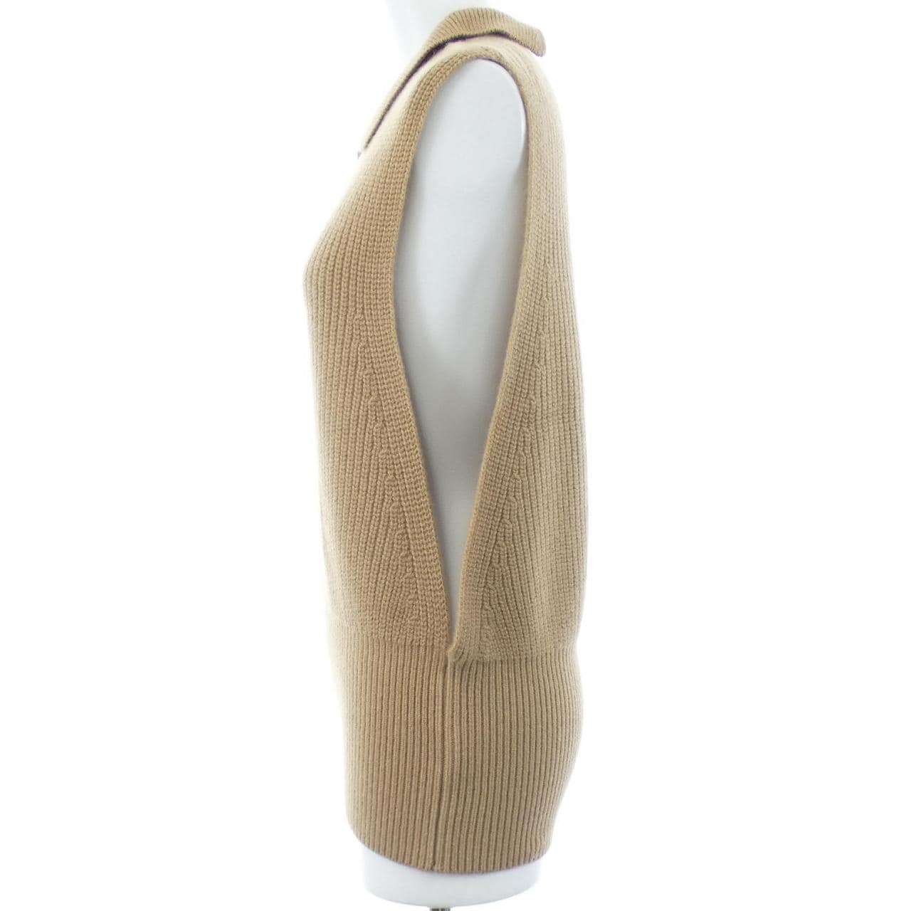 MAISONCARREE ベスト