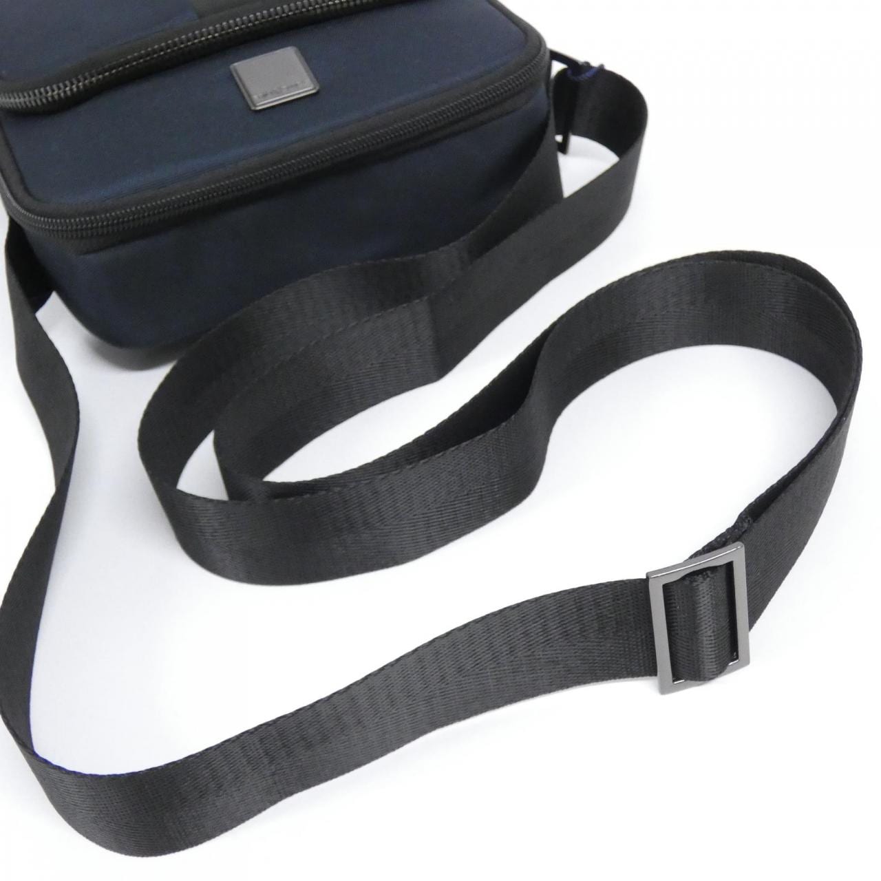 【新品】サムソナイト SACKSQUARE CROSSOVER M 4.0L 146475 ショルダーバッグ