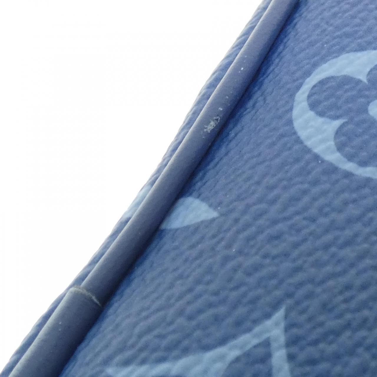 ルイヴィトン モノグラム トーン アルファ ウェアラブル ウォレット M82801 ショルダーバッグ