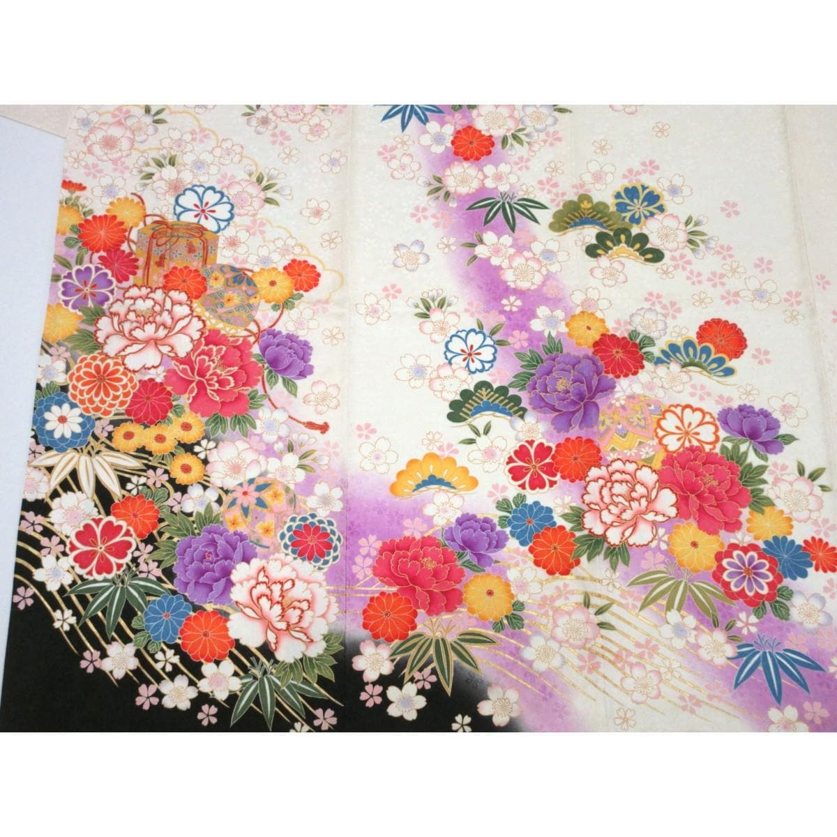 振袖　友禅金彩加工　刺繍入りボカシ染
